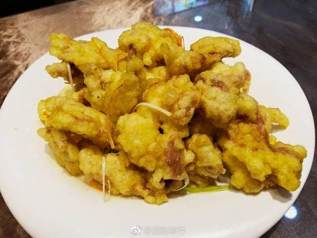 吃貨去哈爾濱一定要吃哪些當?shù)氐男〕裕?></a></p>

<p>（4）       哈爾濱的鐵鍋燉，東北特別，如果喜歡嘗嘗也行，當然需要人多，如果人少就不建議了。有家挺好的店，百一大地鍋。</p>
<p><a href=