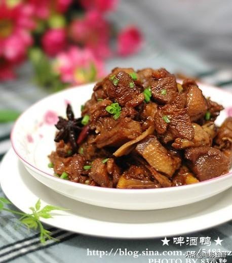 過幾天和女朋友去武漢，各位大佬推薦一下，武漢有哪些美食，或者小吃街，公園景點(diǎn)什么的？
